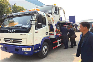 东兰汽车道路救援拖车价格